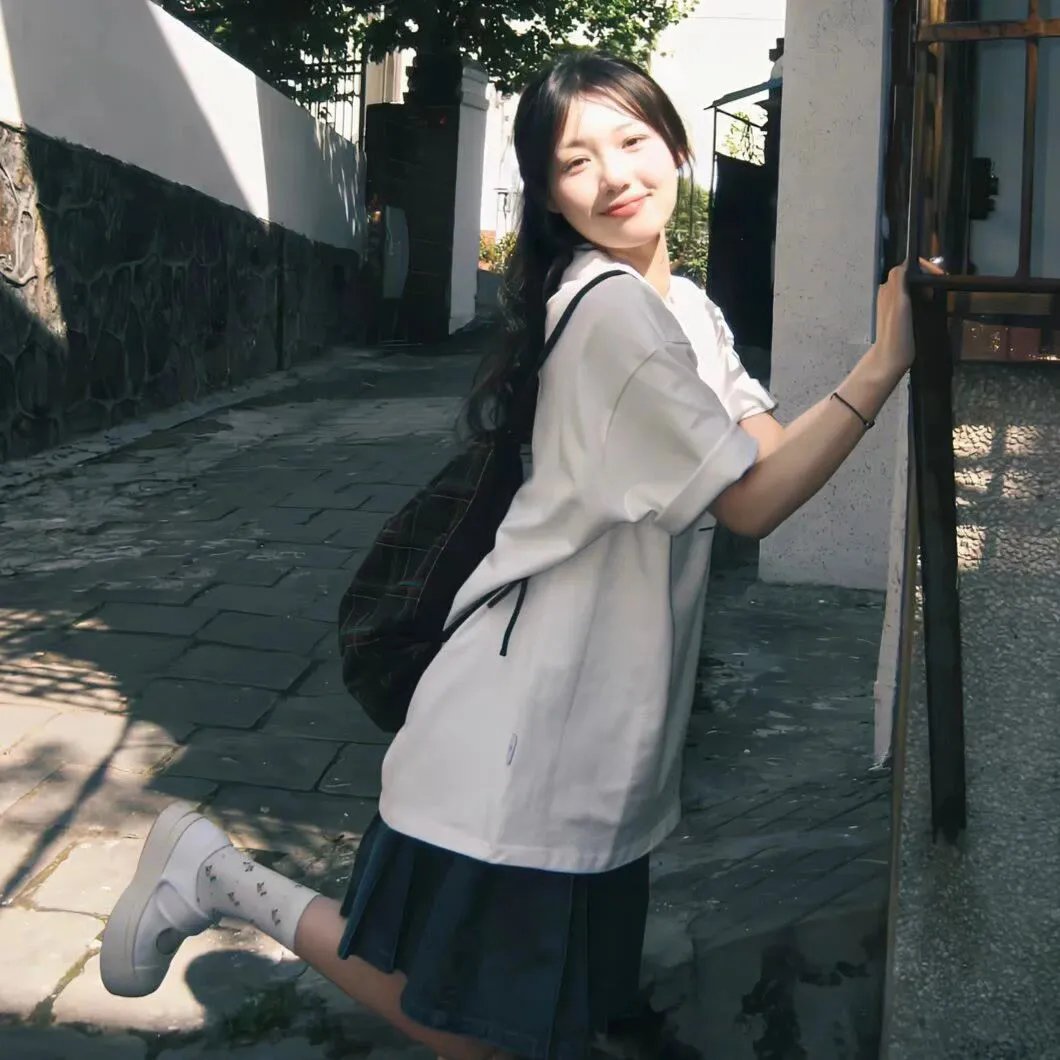 在阳光下腐烂